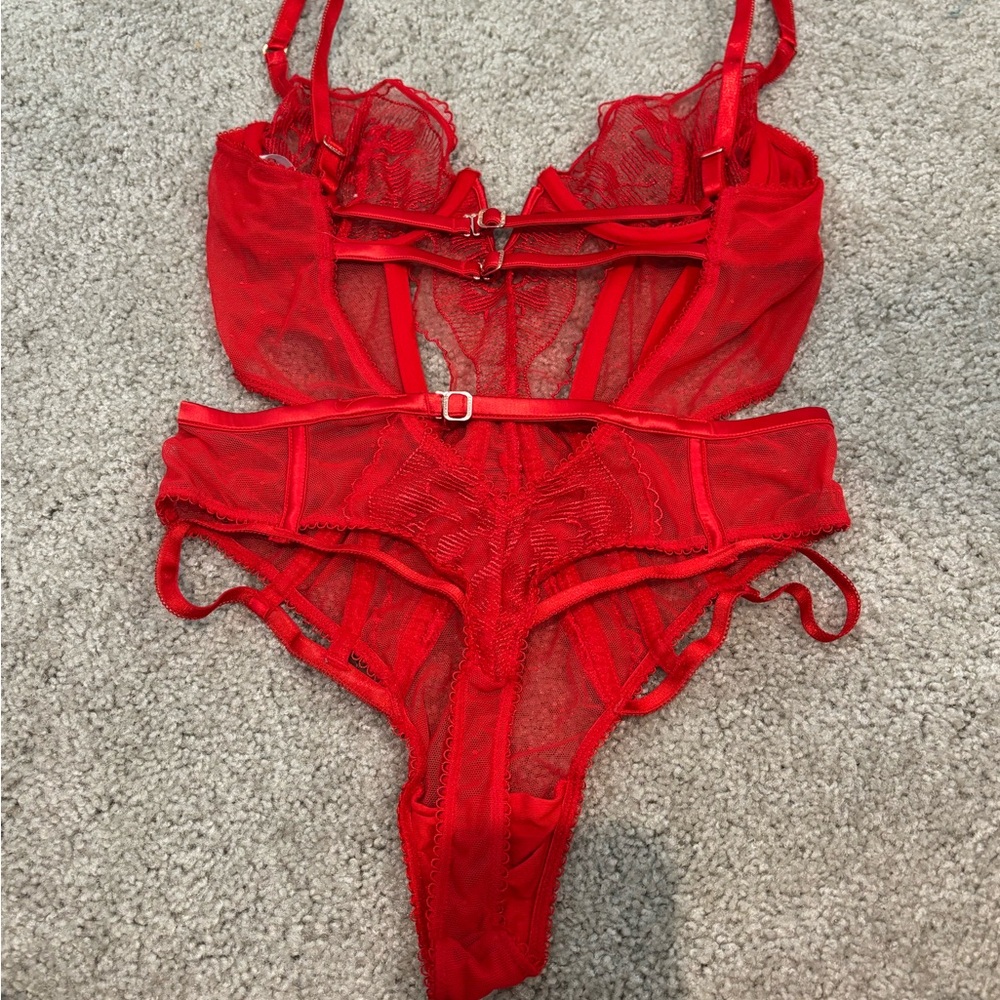 Mila lounge Lace Bodysuit - Picture 5 of 9